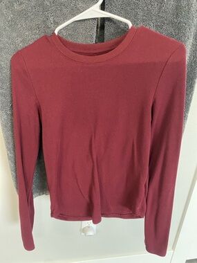 American Eagle Women's Long Sleeve Crewneck Top - Burgundy
